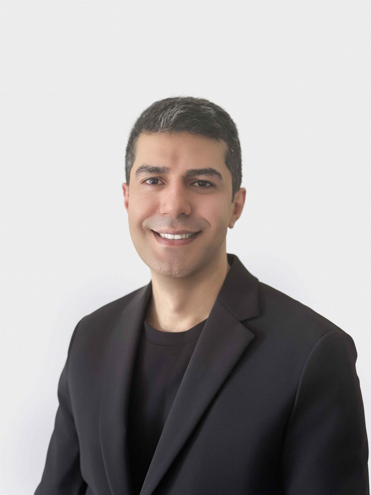 Gresham Advanced Dentistry – Dr Darvishi Headshot Dr. Darvishi, dentist at Gresham Advanced Dentistry in Gresham, Oregon
